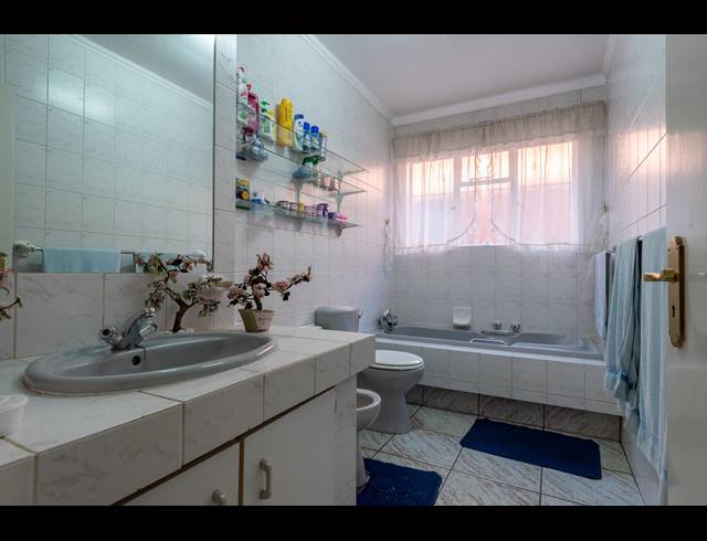 3 BEDROOM HOUSE FOR SALE IN LA ROCHELLE